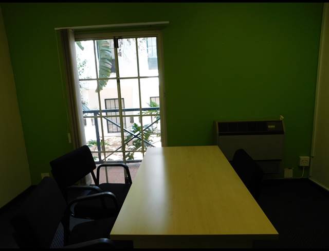 200M² OFFICE TO LET IN FERNDALE